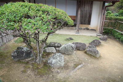 日本列島を模した石組