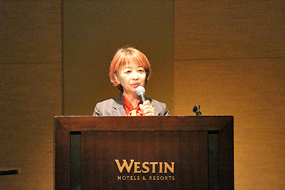 高橋由佳 氏