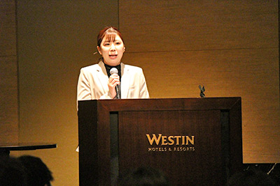 佐藤彩那 氏